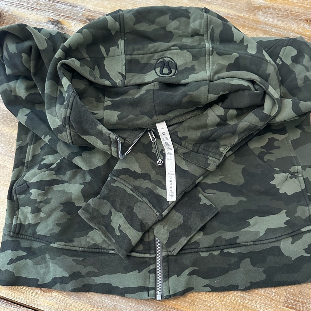 Lululemon Camo full zip Hoodie